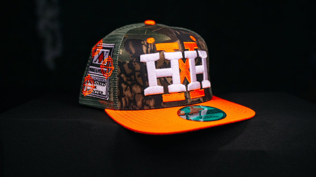 GOH HXH TRUCKER SNAPBACK CAP