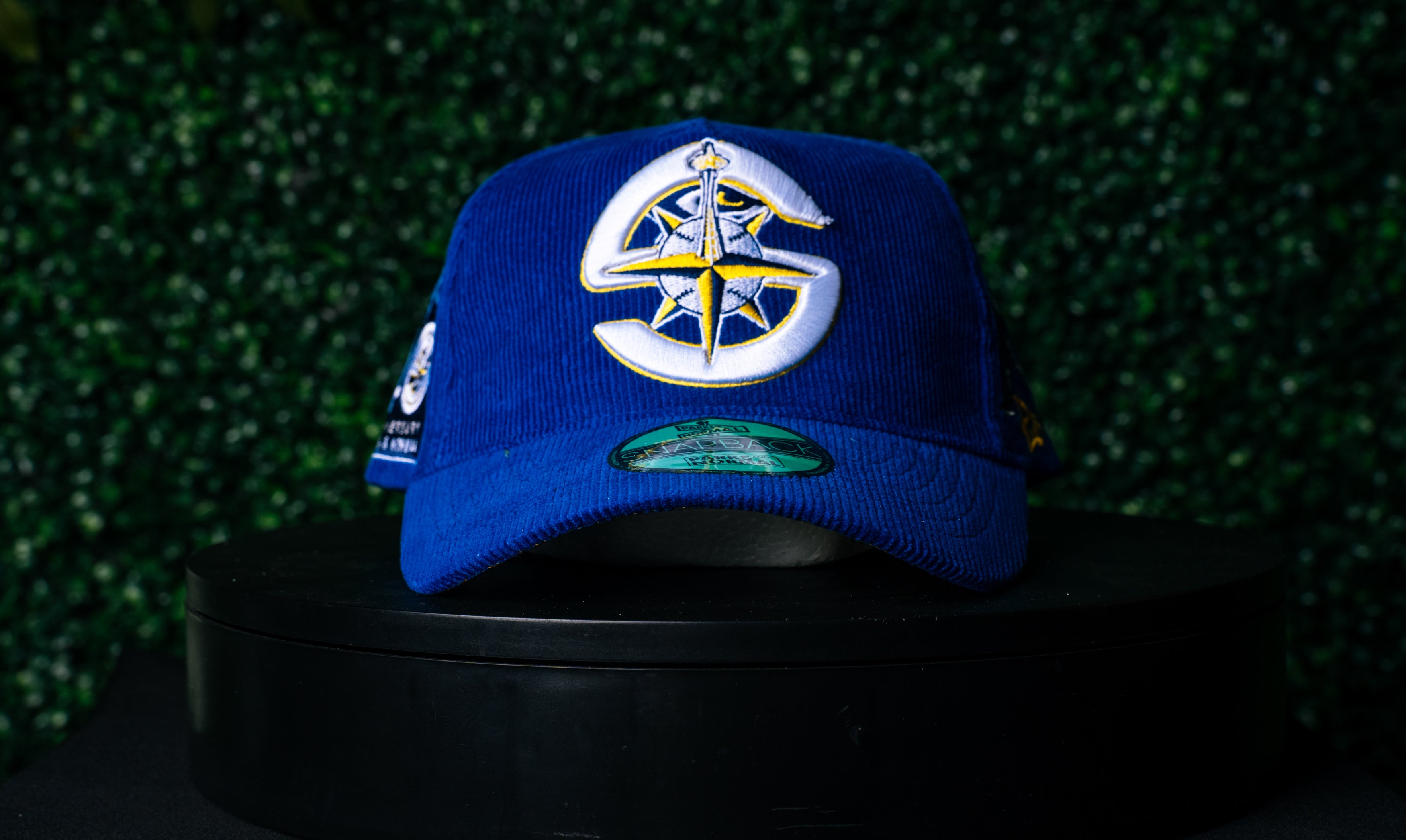 SEATTLE BLUE & YELLOW CORDUROY SNAPBACK CAP