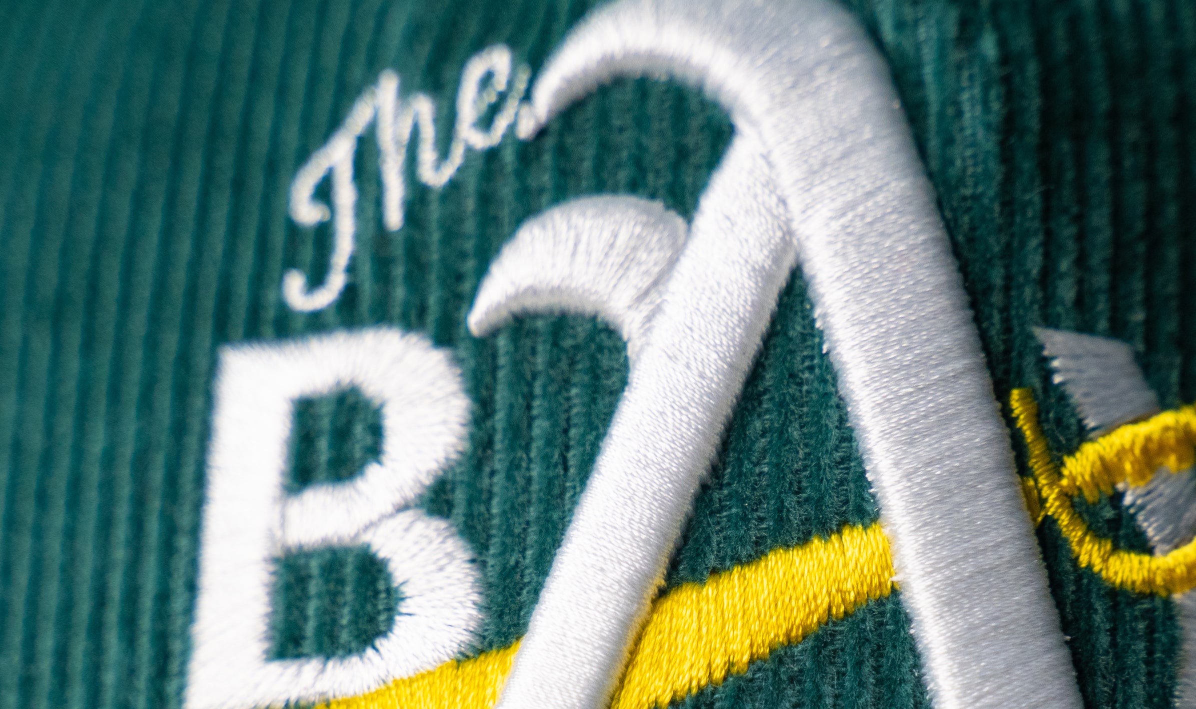 OAKLAND BAY CORDUROY CAP